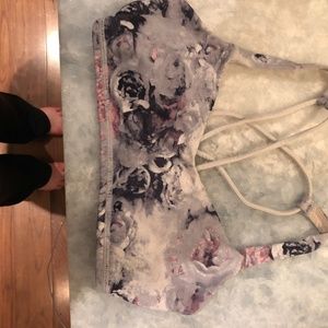 Lululemon sports bra